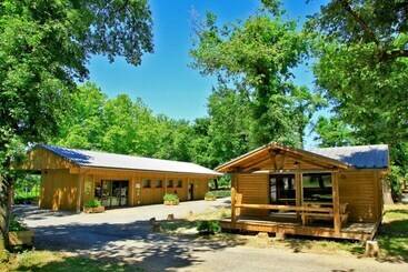 バンガロー Albirondack Park Camping Lodge And Spa