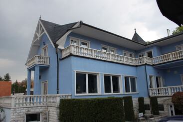 Blue Villa Appartement House
