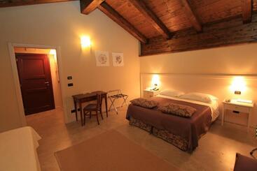 ホテル Albergo Della Ceramica