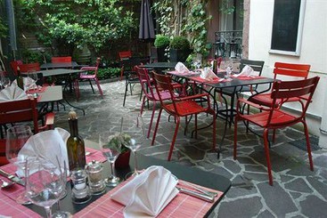 Отель Art Royal