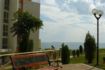Grand Resort Apartments-garden