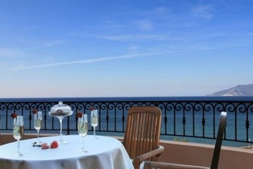 هتل Hôtel Demeure Loredana