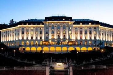 هتل Radium Palace