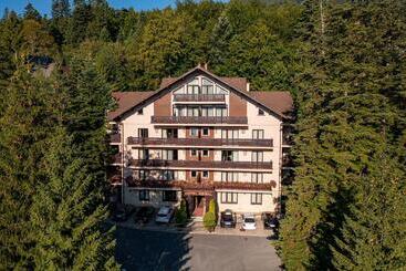 בית מלון כפרי Regal