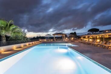 호텔 Kallisté Hôtel & Résidence