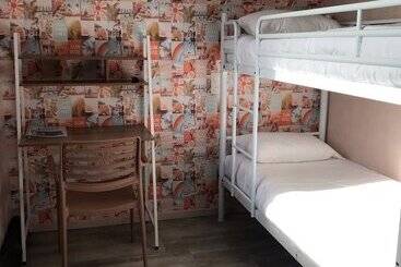 هتل The Originals Access, Hôtel Les Iris, Bercksurmer