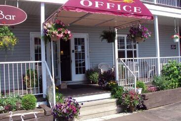 Midtown Motel & Suites