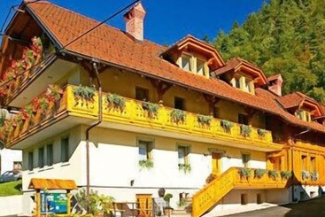 پانسیون Rooms & Apartments Pr Matjon