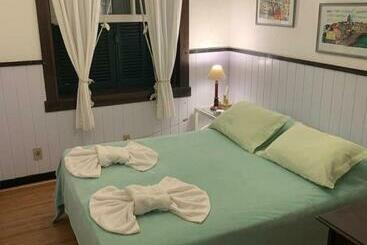 تختخواب و صبحانه Fachoalto Budget