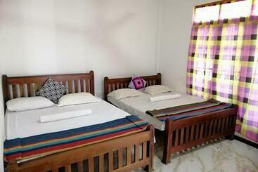 Отель Monkey Garden