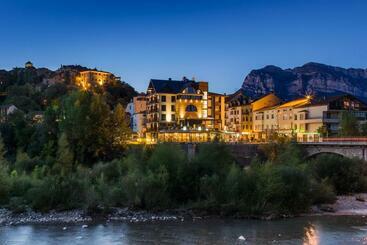 公寓式酒店  Alojamientos Ainsa Sanchez