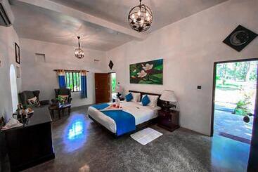 ホテル Mangrove Beach Chalets