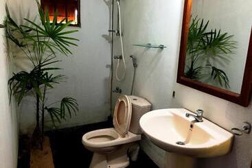 ホテル Shehani Beach Bungalow