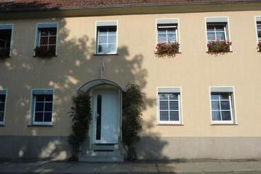 مبيت وإفطار Pension Hartmann