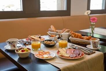 فندق Auberge De La Petite Ferme, Super Besse Est, The Originals Relais