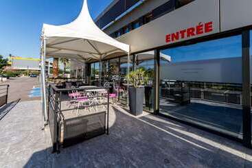 Brit Hotel Porte D Espagne