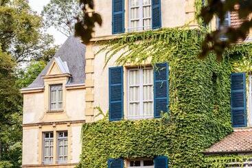 فندق Château De Champlong Table Hôtel  Golf & Spa