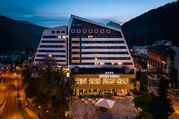 בית מלון כפרי International