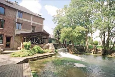 ホテル Logis   Hôtel & Restaurant Moulin Des Forges