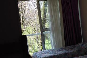 ホテル Hôtel Restaurant Pavillon Carina