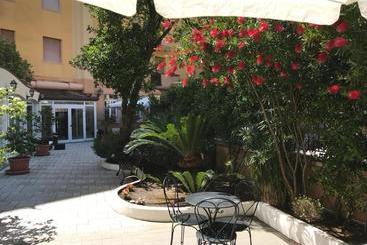 هتل Riviera Varazze