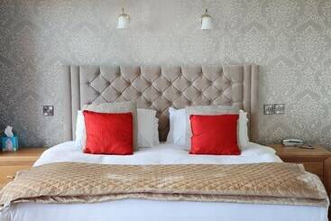 בית מלון כפרי The Marine