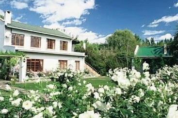 هتل Woodall Country House And Spa