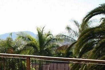 Бунгало Nomndeni Lodge Zamabhele