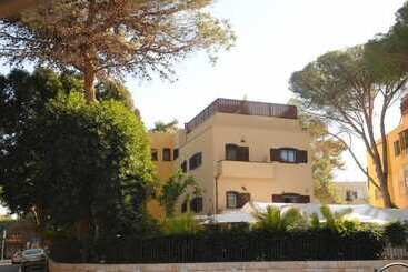 Villa Carmel Boutique