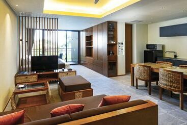 هتل Away Okinawa Kouri Island Resort