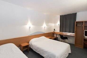 فندق Hôtel First Rodez