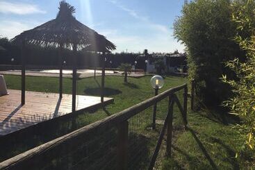 Отель La Tortiola Country