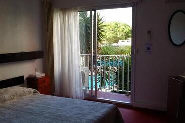 בית מלון כפרי La Voile D' Or