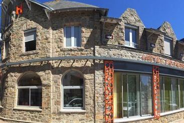 هتل Hôtel De Perros, The Originals Boutique