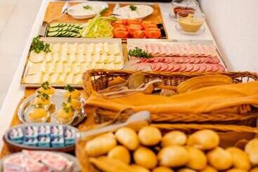 Отель Wellness Penzion Maxim