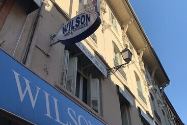 هتل Wilson Square