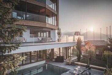 Kronplatz Resort Berghotel Zirm