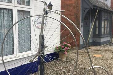 Penny Farthing Hotel & Cottages