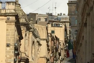 Bed and Breakfast Casa Tipica Siciliana Patronale Home Bedandbreakfast Tremetrisoprailcielo Camere Con Vista, Colazion