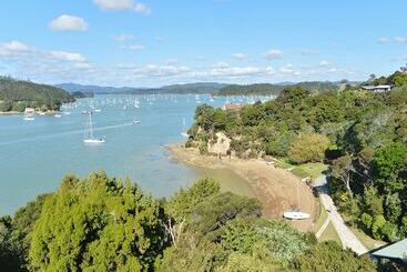 هتل Cliff Edge By The Sea