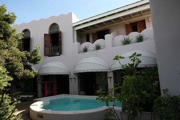 هتل Grand Africa Rooms And Rendezvous