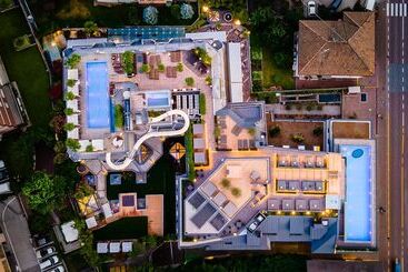 Отель Ideal Park