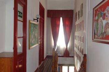 Kiniras Traditional Hotel & Restaurant