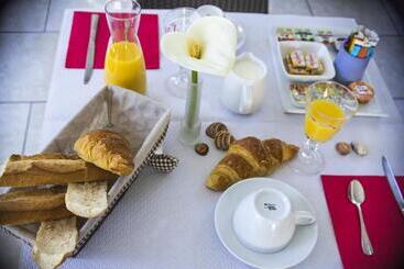 Отель Le Mediterranee