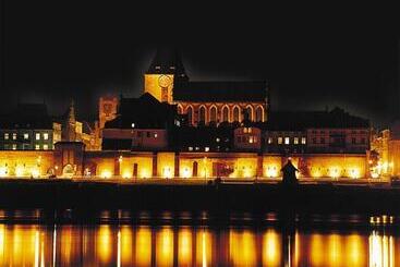 هتل Petite Fleur   Adults Only ! Air Conditioning !