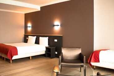 فندق Taormina Brussels Airport