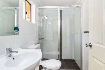 מוטל Econo Lodge Alabaster