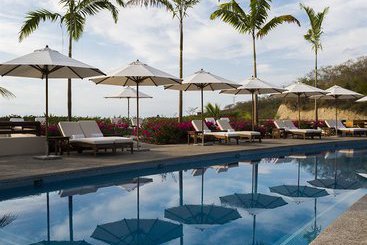 استراحتگاه Puerto Bahia Villas