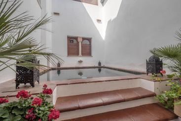 Apartasuites Alberca Deluxe
