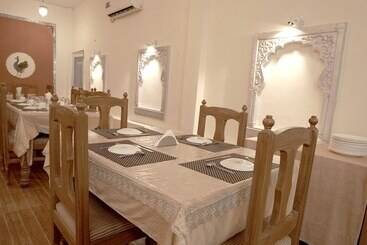 هتل Devendragarh Palace   Luxury Paying Guest House
